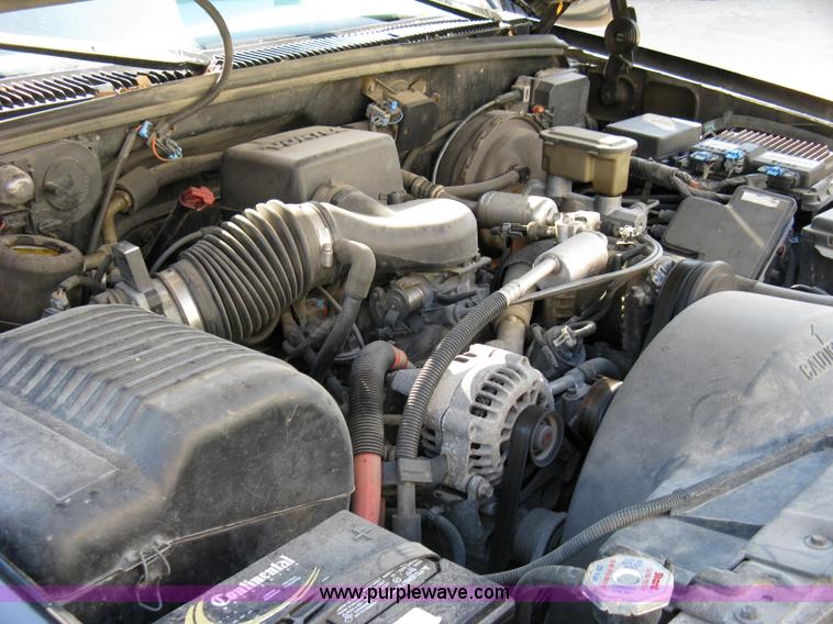 image for item 4809 1996 GMC K1500 Suburban