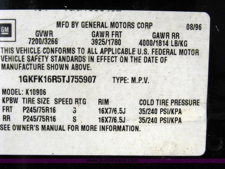 image for item 4809 1996 GMC K1500 Suburban