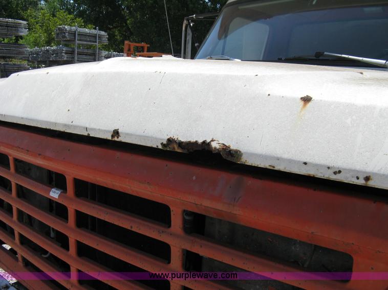 image for item 4820 1973 Ford F600 box truck