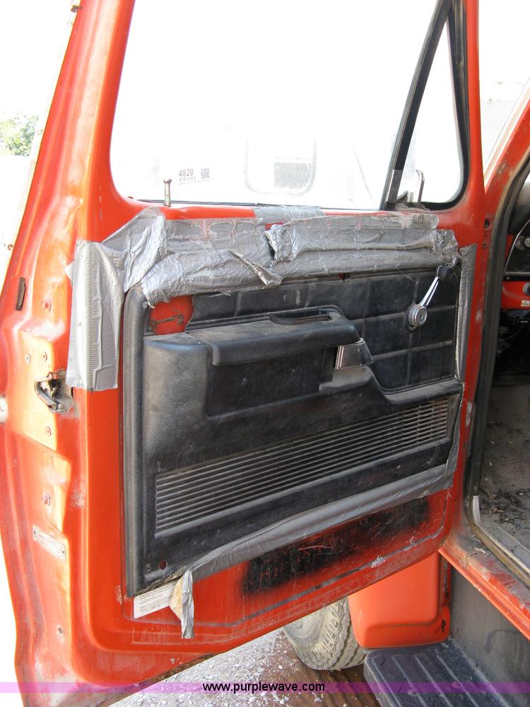 image for item 4820 1973 Ford F600 box truck