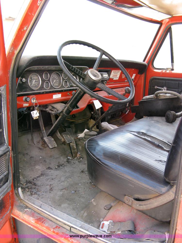 image for item 4820 1973 Ford F600 box truck