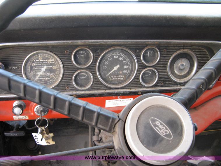 image for item 4820 1973 Ford F600 box truck