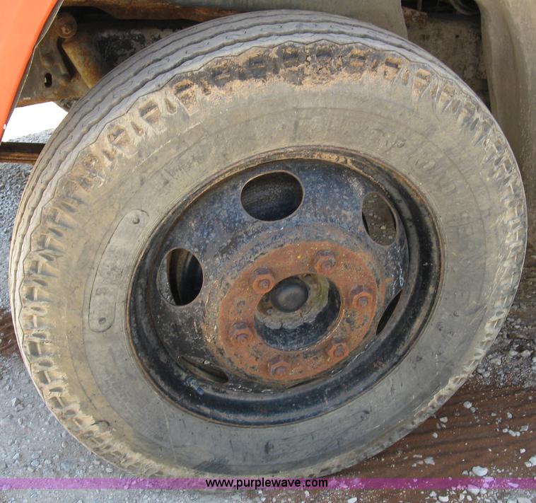 image for item 4820 1973 Ford F600 box truck