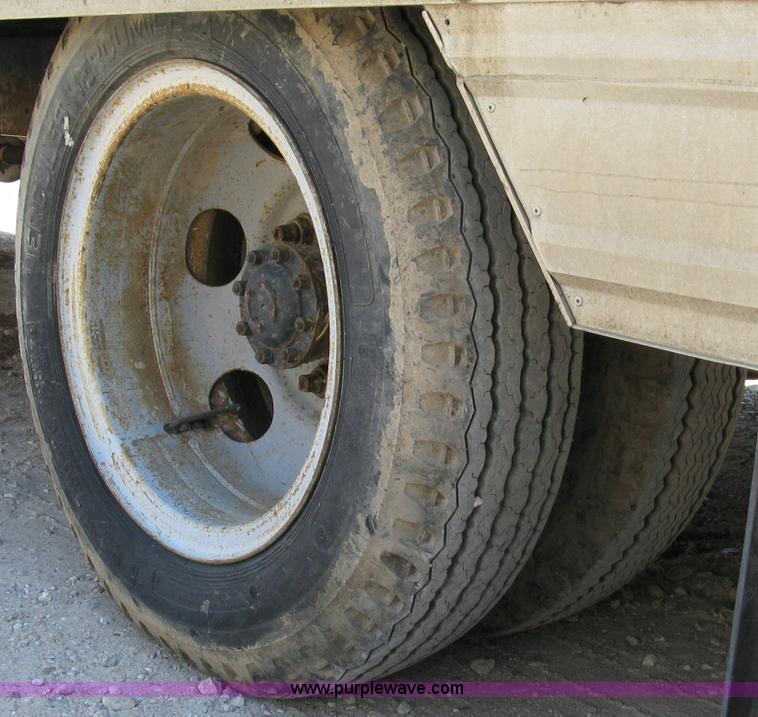 image for item 4820 1973 Ford F600 box truck