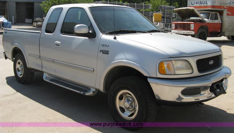 image for item 4821 1997 Ford F150XLT pickup truck