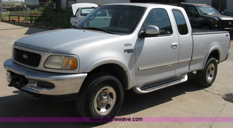 image for item 4821 1997 Ford F150XLT pickup truck