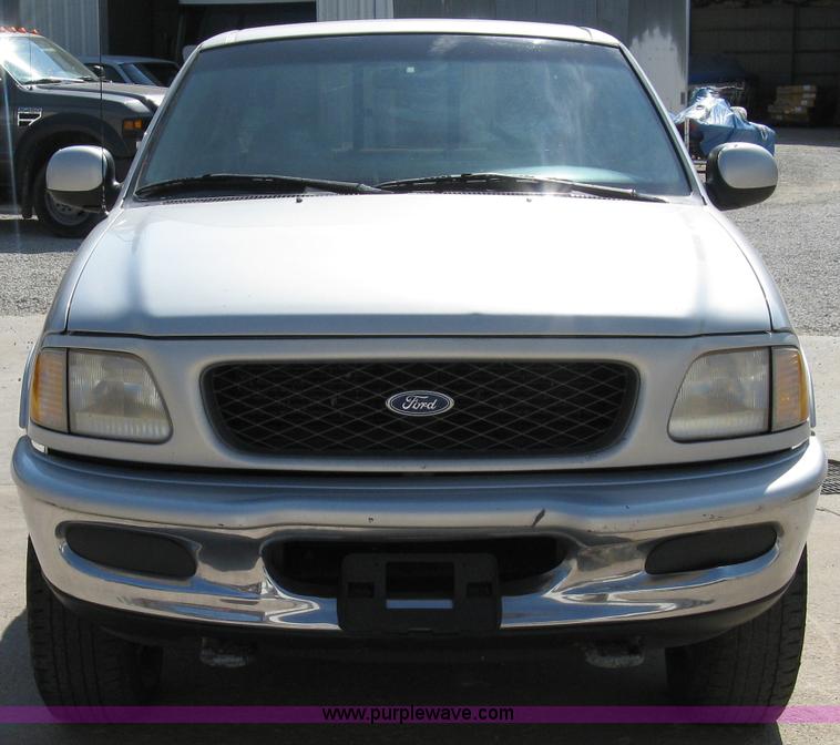 image for item 4821 1997 Ford F150XLT pickup truck