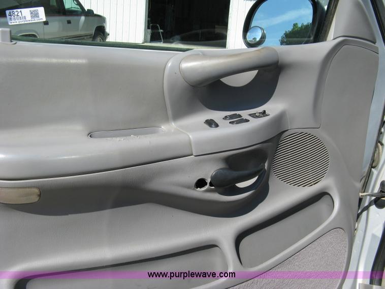 image for item 4821 1997 Ford F150XLT pickup truck