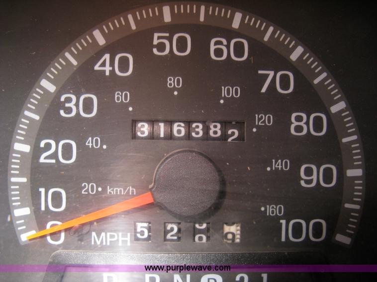 image for item 4821 1997 Ford F150XLT pickup truck