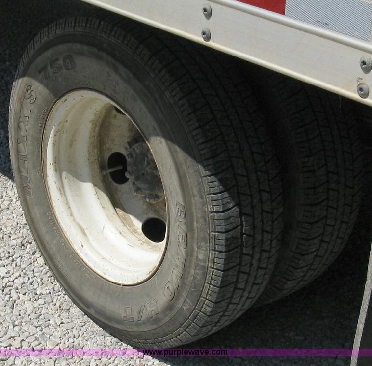 image for item 4822 2001 Isuzu NPR box truck