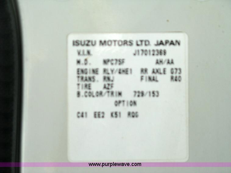 image for item 4822 2001 Isuzu NPR box truck