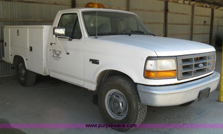 image for item 4824 1997 Ford F350XL pickup truck