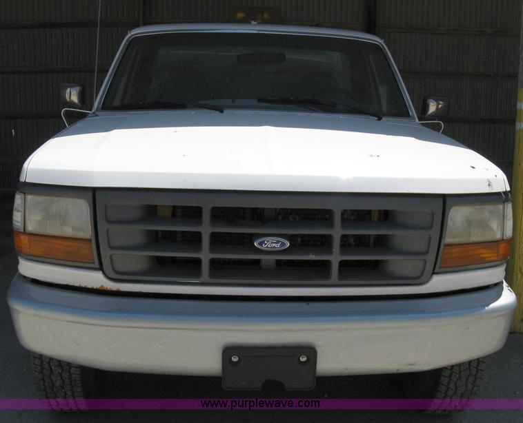 image for item 4824 1997 Ford F350XL pickup truck