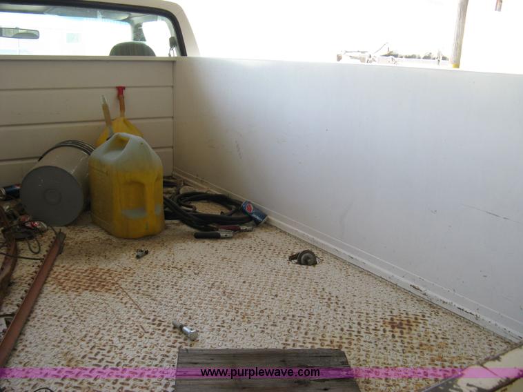 image for item 4824 1997 Ford F350XL pickup truck