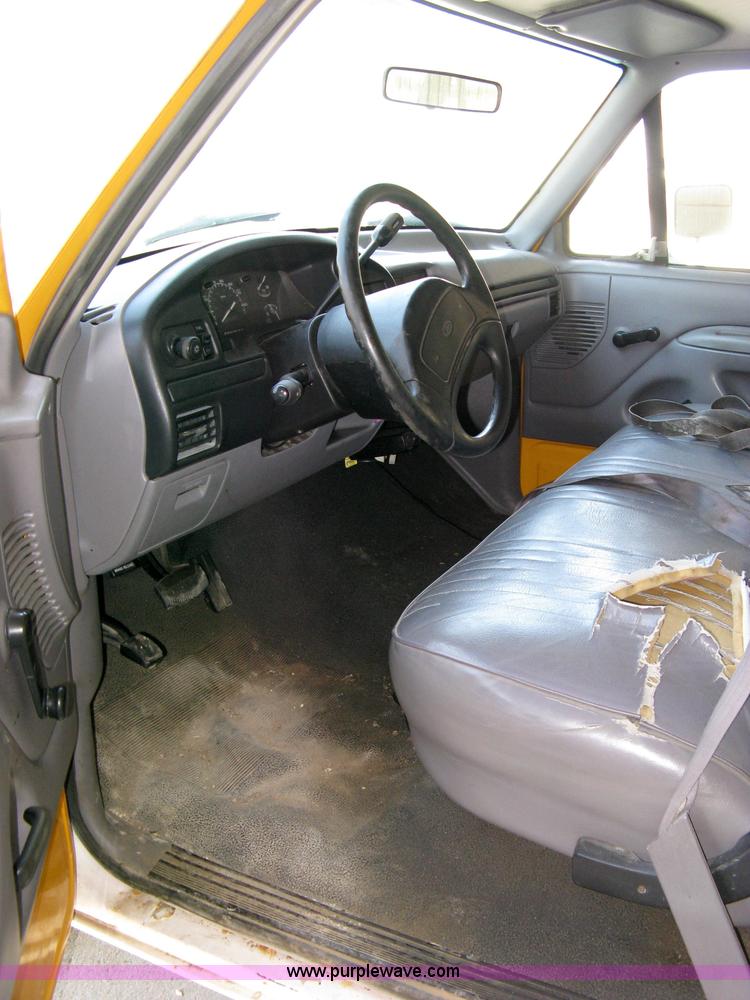 image for item 4824 1997 Ford F350XL pickup truck