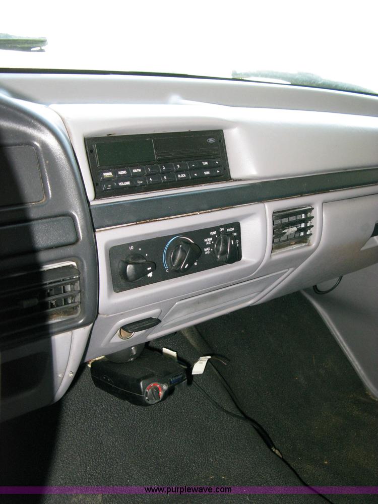 image for item 4824 1997 Ford F350XL pickup truck