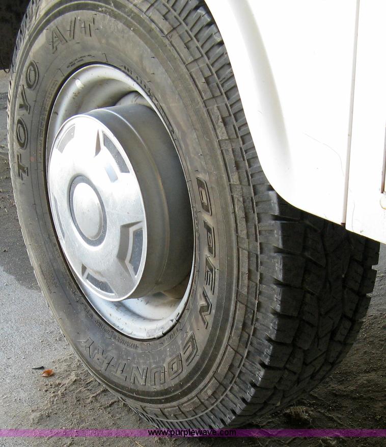 image for item 4824 1997 Ford F350XL pickup truck