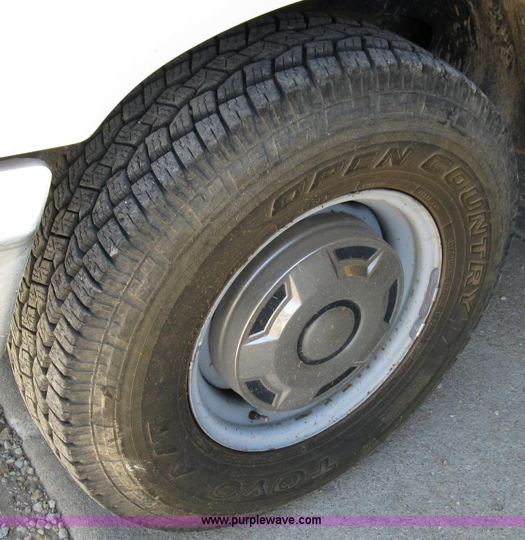 image for item 4824 1997 Ford F350XL pickup truck