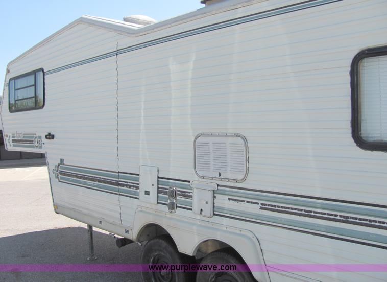 image for item 4883 1984 Jayco Jay Crane 26' fifth wheel camper