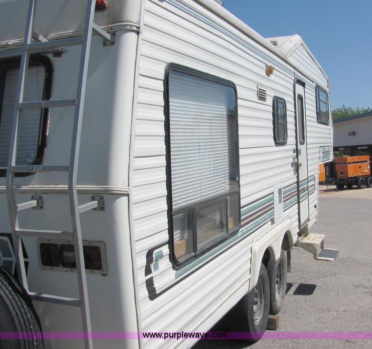 image for item 4883 1984 Jayco Jay Crane 26' fifth wheel camper