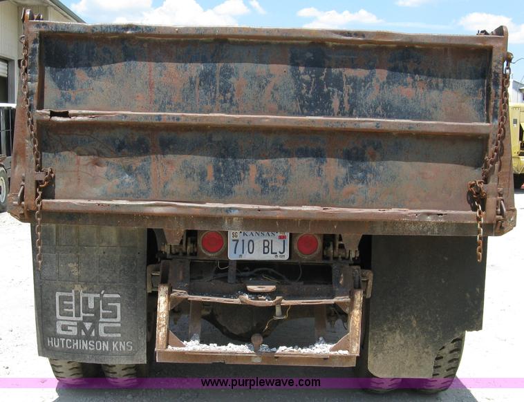 image for item 5057 1973 International Load Star 1600 truck