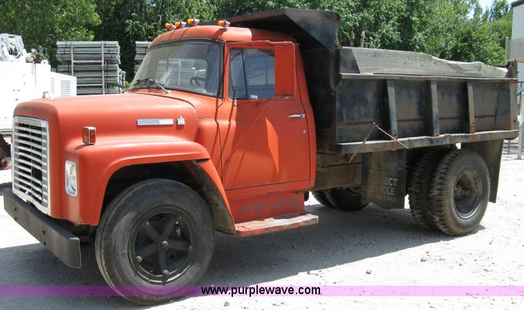 image for item 5057 1973 International Load Star 1600 truck
