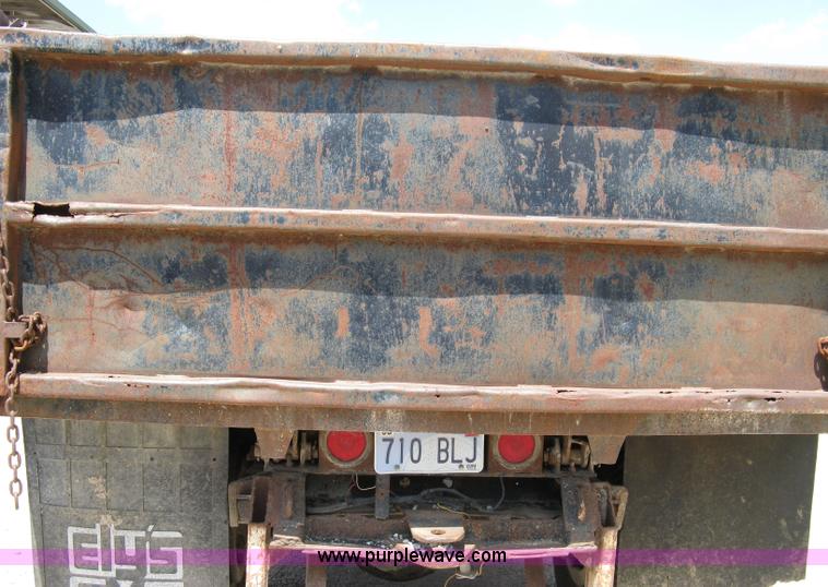 image for item 5057 1973 International Load Star 1600 truck