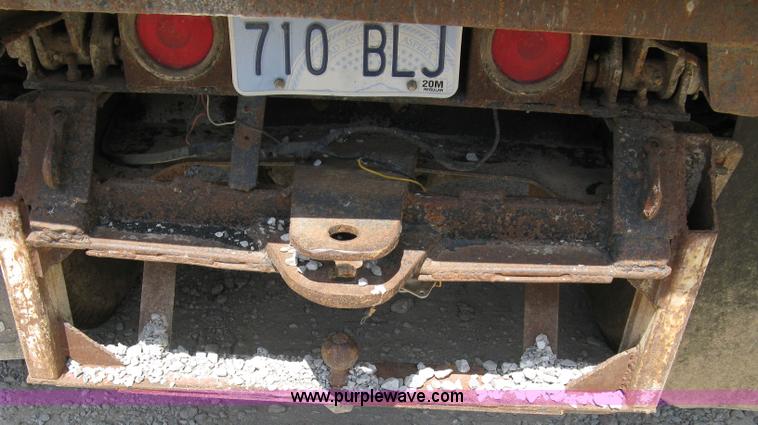 image for item 5057 1973 International Load Star 1600 truck