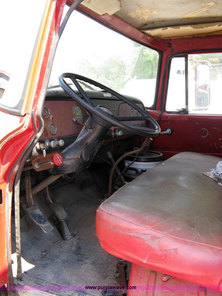 image for item 5057 1973 International Load Star 1600 truck