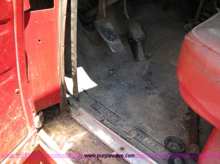 image for item 5057 1973 International Load Star 1600 truck