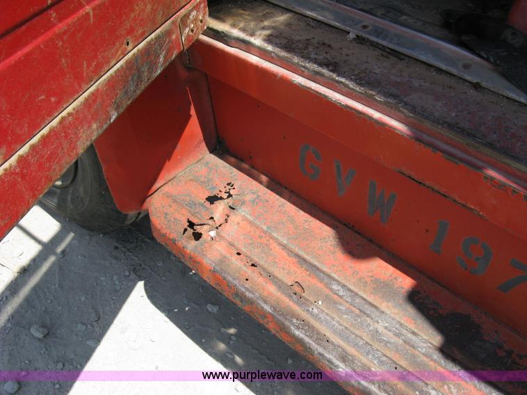 image for item 5057 1973 International Load Star 1600 truck