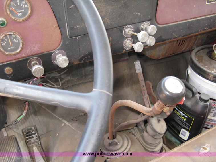 image for item 5057 1973 International Load Star 1600 truck