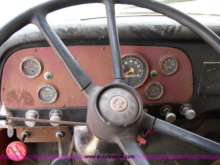 image for item 5057 1973 International Load Star 1600 truck