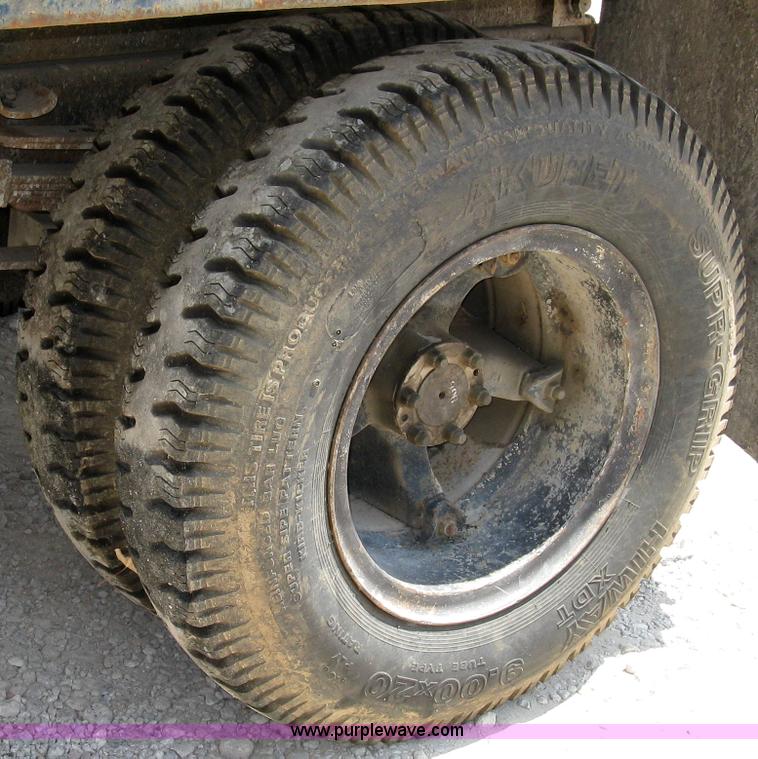 image for item 5057 1973 International Load Star 1600 truck