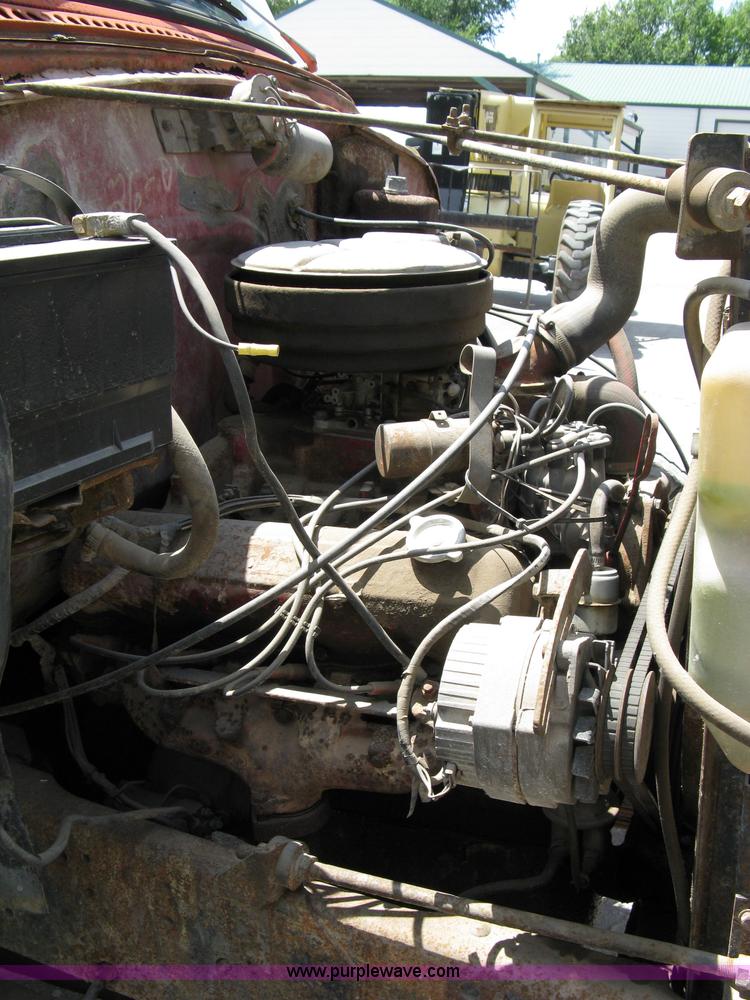 image for item 5057 1973 International Load Star 1600 truck