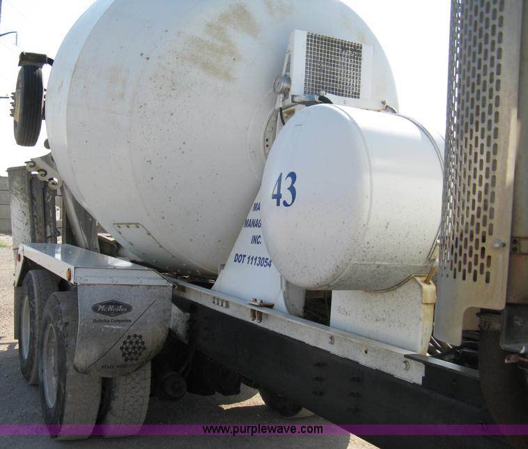 image for item 5068 1999 International Paystar 5000SF mixer truck