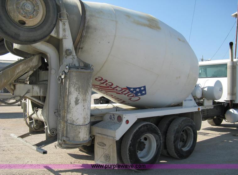 image for item 5068 1999 International Paystar 5000SF mixer truck