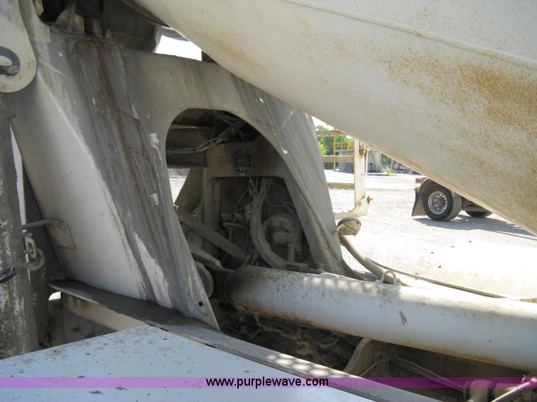 image for item 5068 1999 International Paystar 5000SF mixer truck