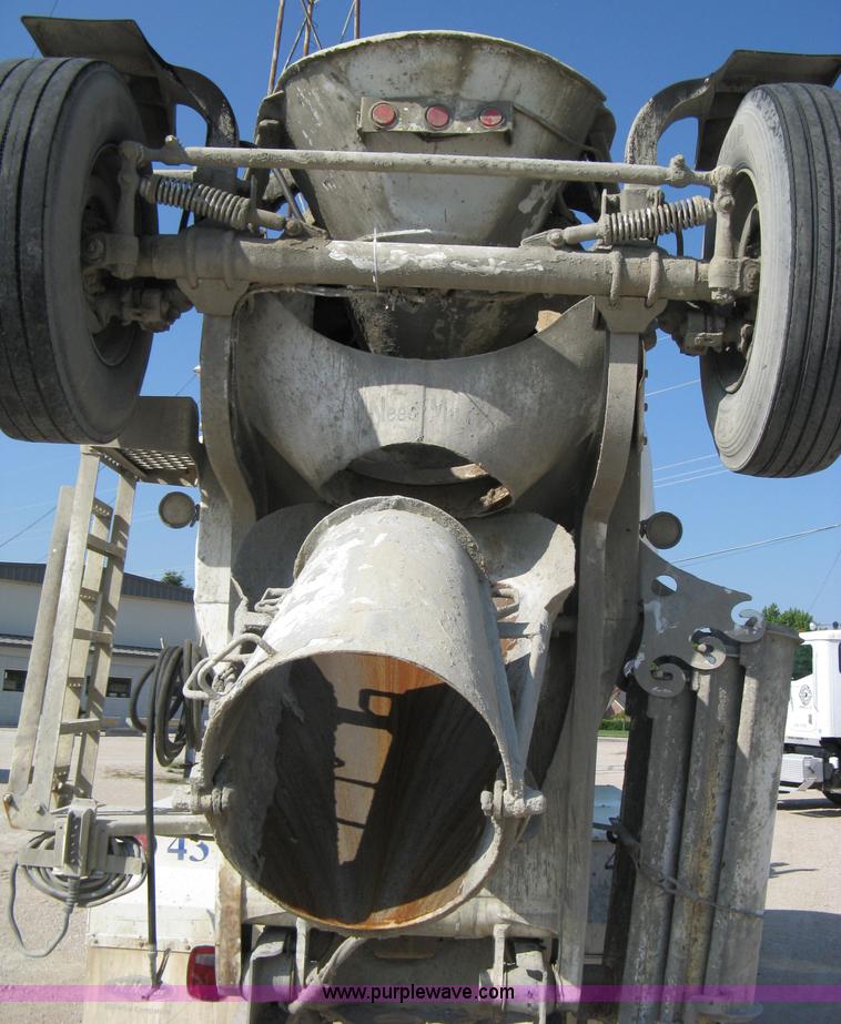 image for item 5068 1999 International Paystar 5000SF mixer truck