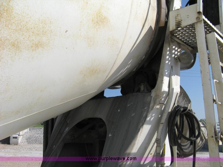 image for item 5068 1999 International Paystar 5000SF mixer truck