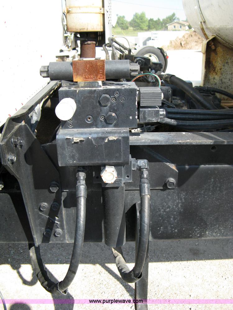 image for item 5068 1999 International Paystar 5000SF mixer truck