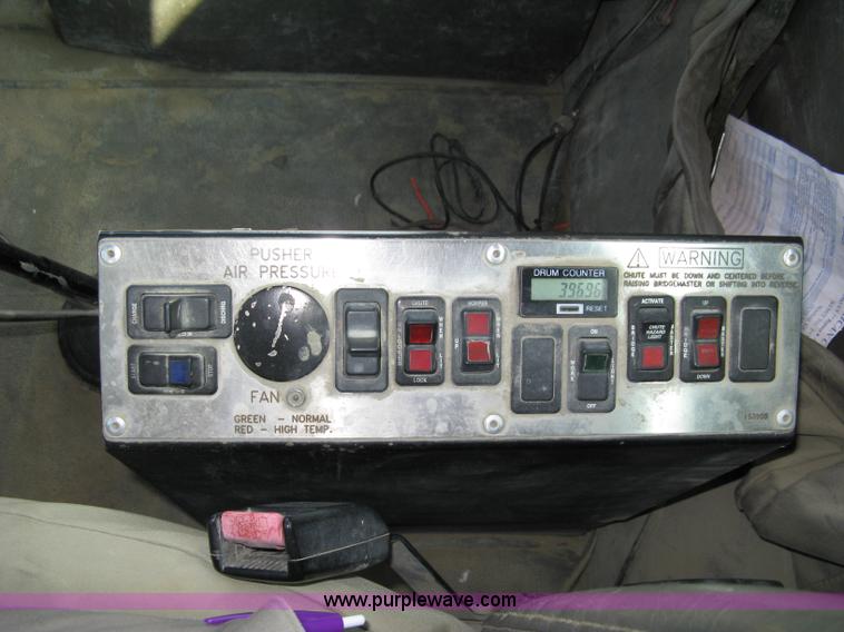 image for item 5068 1999 International Paystar 5000SF mixer truck