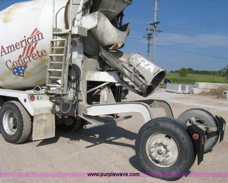 image for item 5068 1999 International Paystar 5000SF mixer truck