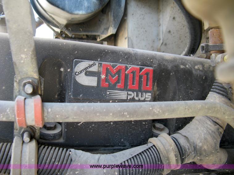 image for item 5068 1999 International Paystar 5000SF mixer truck