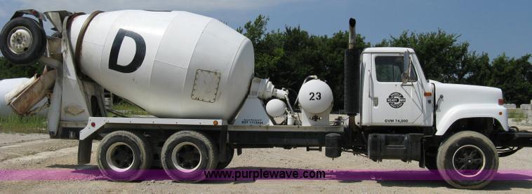 image for item 5069 1991 International Series 2574 mixer truck