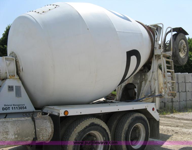image for item 5069 1991 International Series 2574 mixer truck