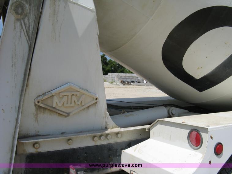 image for item 5069 1991 International Series 2574 mixer truck