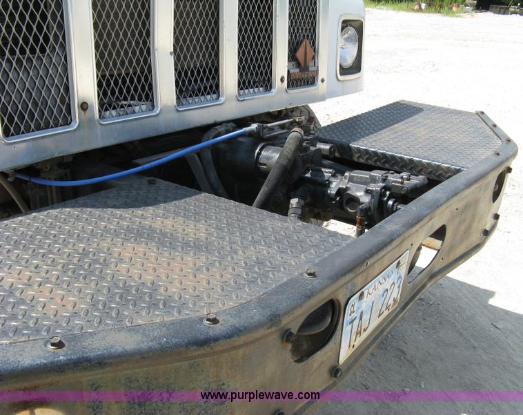 image for item 5069 1991 International Series 2574 mixer truck