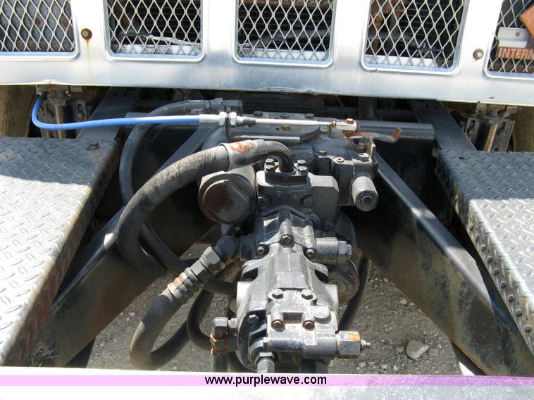 image for item 5069 1991 International Series 2574 mixer truck