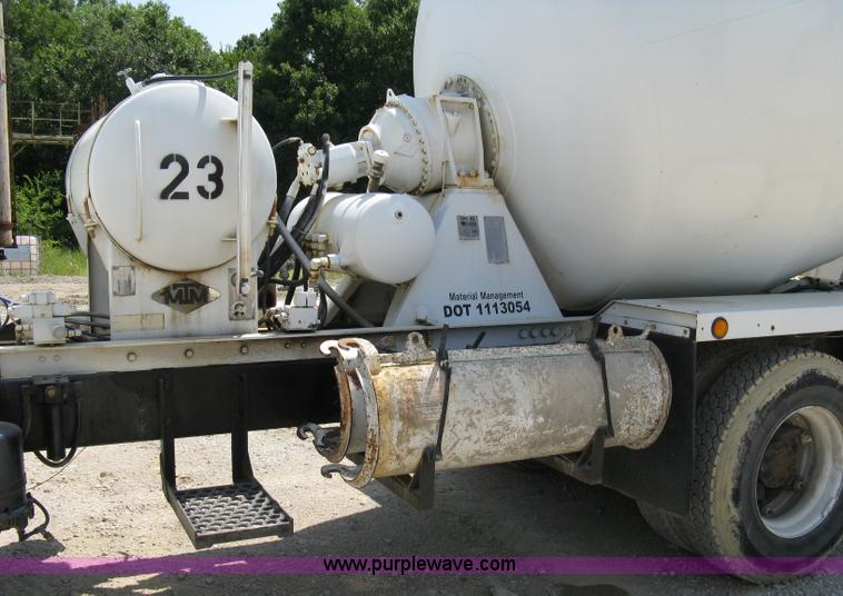 image for item 5069 1991 International Series 2574 mixer truck
